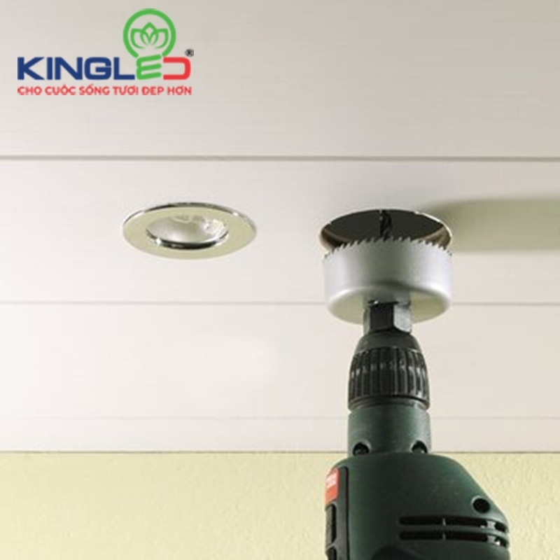 Khoét lỗ đèn âm trần thạch cao không quá khó nhưng cần đúng kỹ thuật